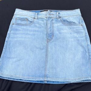 Express Light wash denim mini skirt, size 6